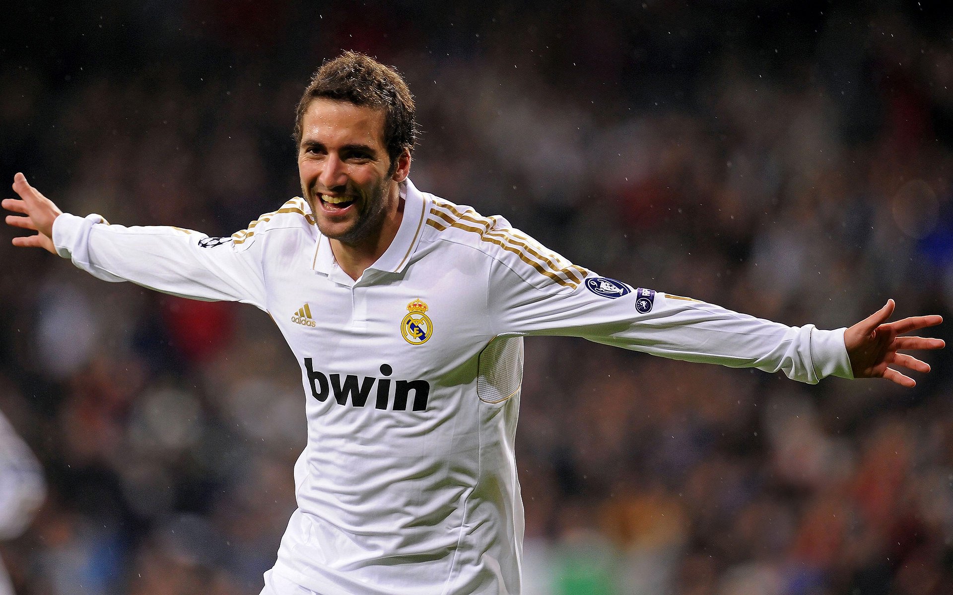 博尔顿反击效率提升，巨人球场直指升级附加赛，狂人博尔顿