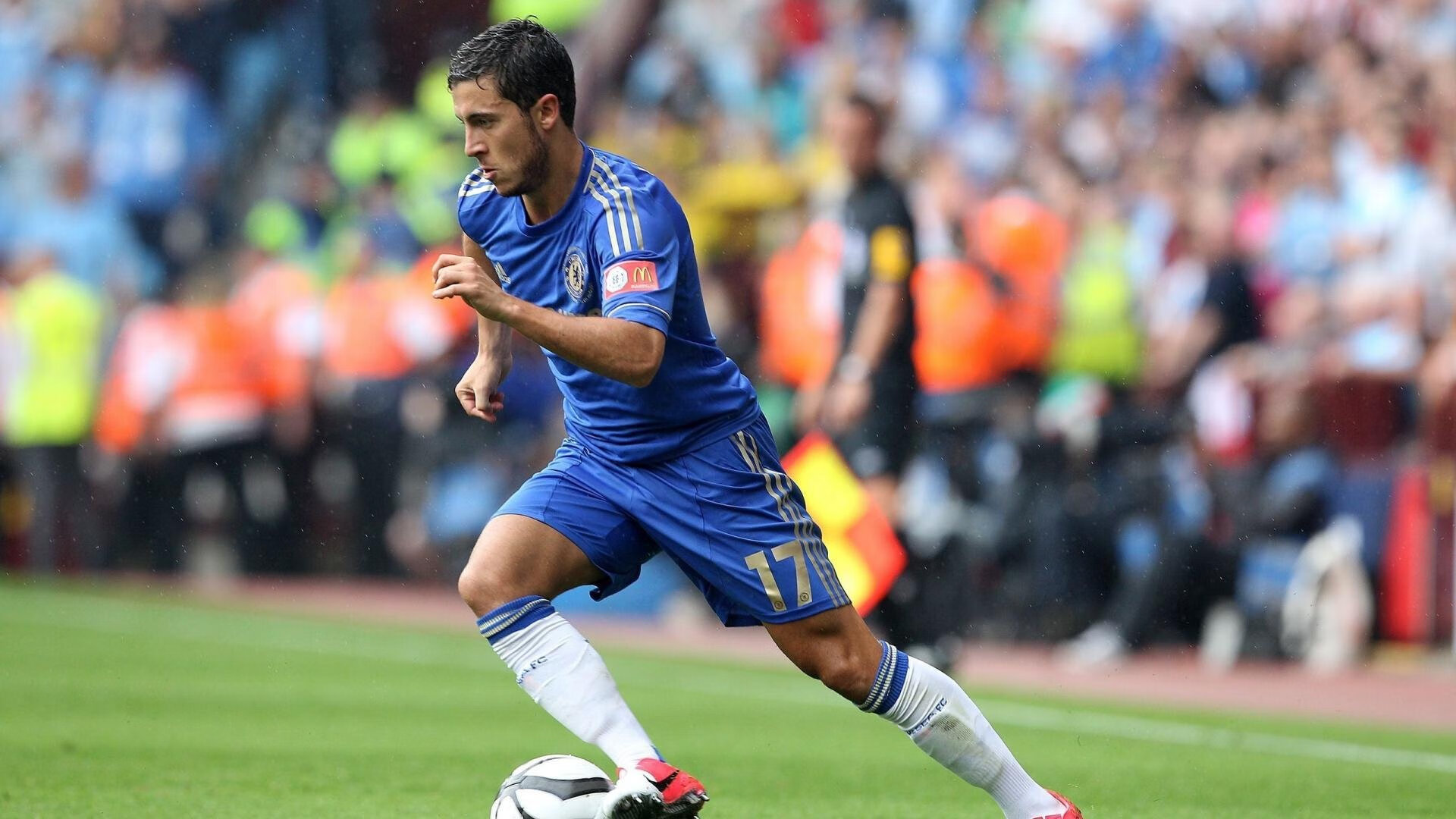 英超教练组使用语义转写平台优化临场战术布置效率，英超dna教练